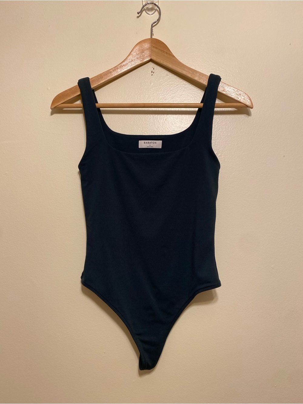 Babaton Green Square-Neck Bodysuit. Size S
